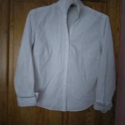 Photo of free ladies white long sleeve shirt (Marton Bank FY3) #4