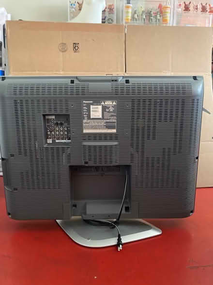 Photo of free 32" Television (Hollywood) #3