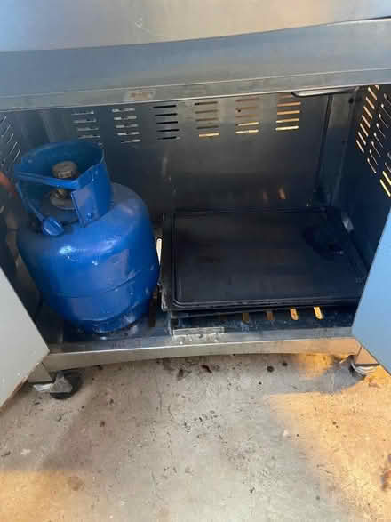 Photo of free Large gas BBQ (Grappenhall WA4) #4