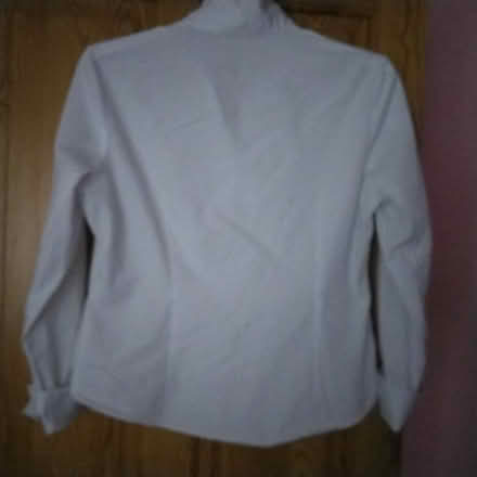 Photo of free ladies white long sleeve shirt (Marton Bank FY3) #3