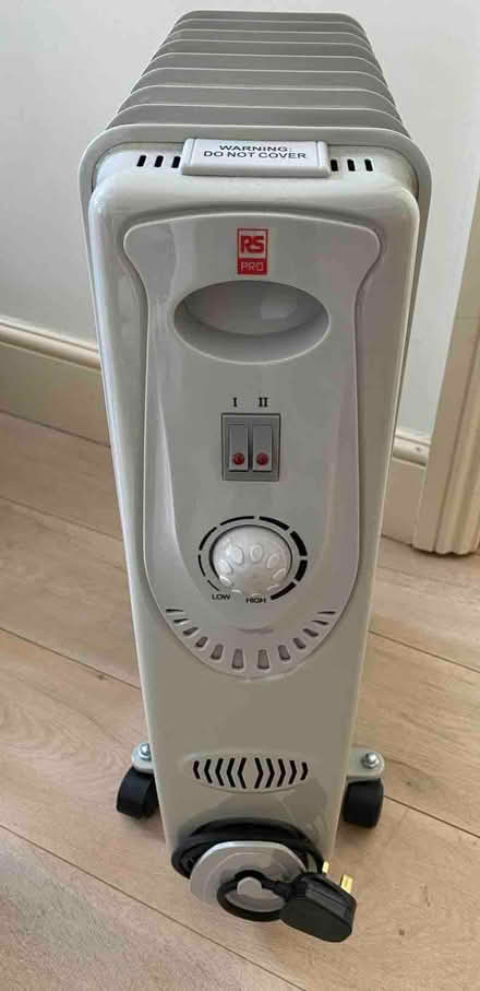 Photo of free Oil filled radiator (2000W) for house/office heating (Earls Court SW5) #2