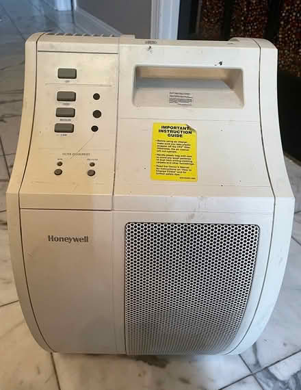 Photo of free Honeywell Air cleaner (20878) #1
