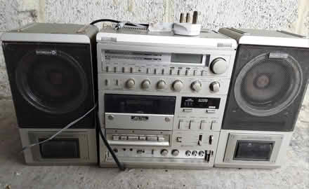 Photo of free Non Working Stereo With Speakers (CT15) #1