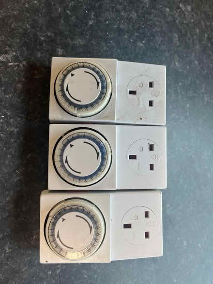 Photo of free timer switches wd3 (Heronsgate WD3) #1