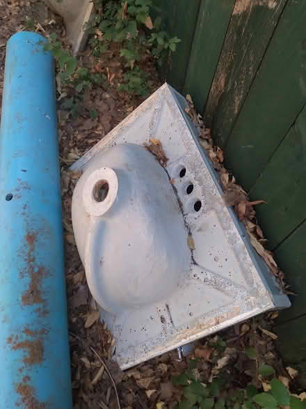 Photo of free 2 sinks (arlington) #2