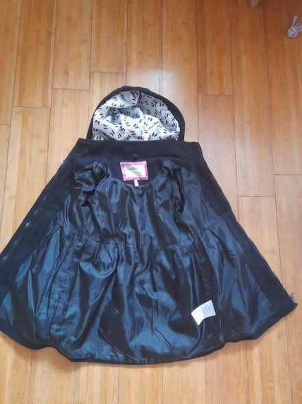 Photo of free Black coat (DH2 1) #1