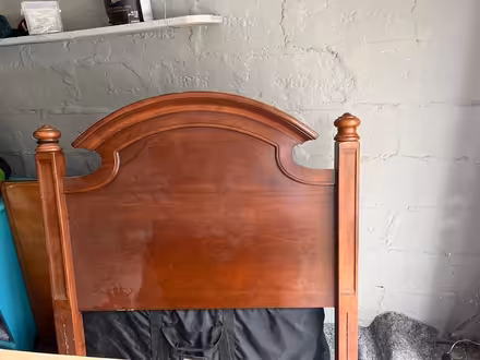 Photo of free Head and foot board for a twin (132 humboldt Ave providence) #1