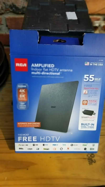 Photo of free HDTV antenna (Farmington @ 11 Mile) #1