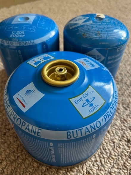 Photo of free 3 x full gas canisters (Sheffield, S7) #1