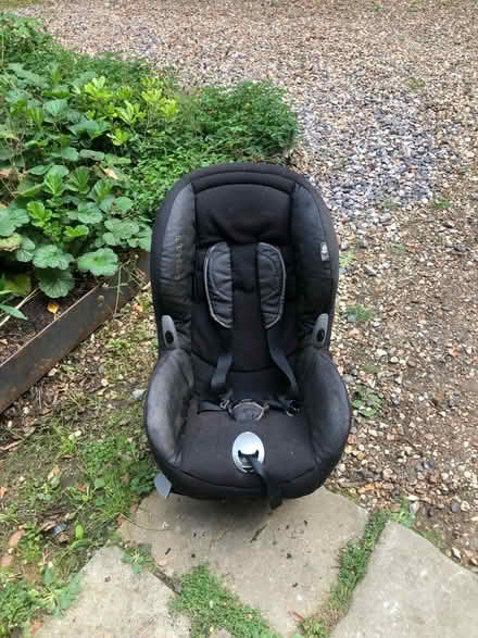 Photo of free Maxi cosy 5 point car seat (Worcester Park KT4) #3