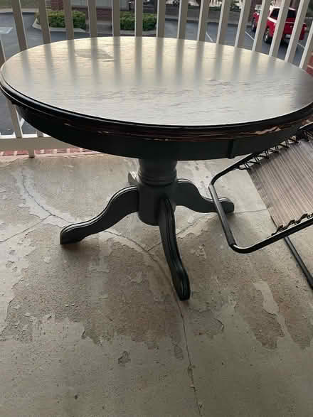 Photo of free Table (Murfreesboro) #3