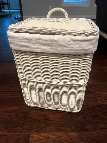 Photo of free White wicker hamper (Near Cunningham Park Elem) #1
