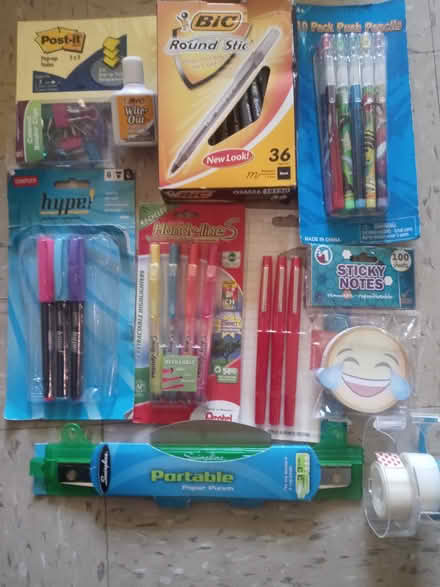 Photo of free school supplies (Brooklyn 11217) #4