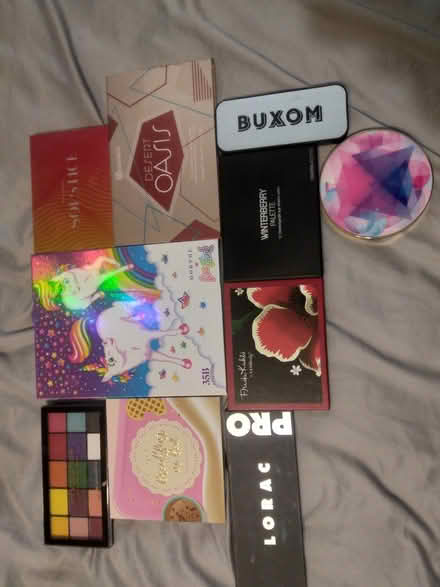 Photo of free Gently used Eyeshadow Palettes (Dearborn Heights(Beech daily)) #2