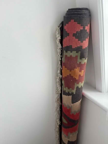 Photo of free Vintage large wool rug (EC1 Farringdon) #3