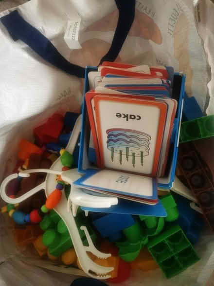 Photo of free Flash cards and Lego (E8) #2