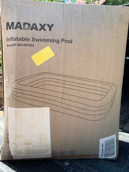 Photo of free Inflatable swimming pool (Ivy) #1