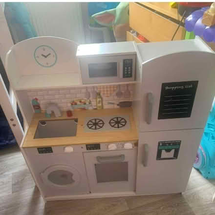 Photo of free Wooden kitchen (Hanworth TW13) #1