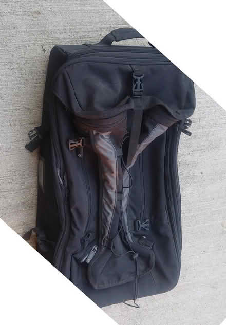 Photo of free Soft and Sturdy Travel Suitcase (Secord Woods, St Catharines) #2