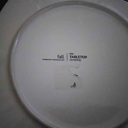 Photo of free single square brown pattern dinner plate (Marton Bank FY3) #2