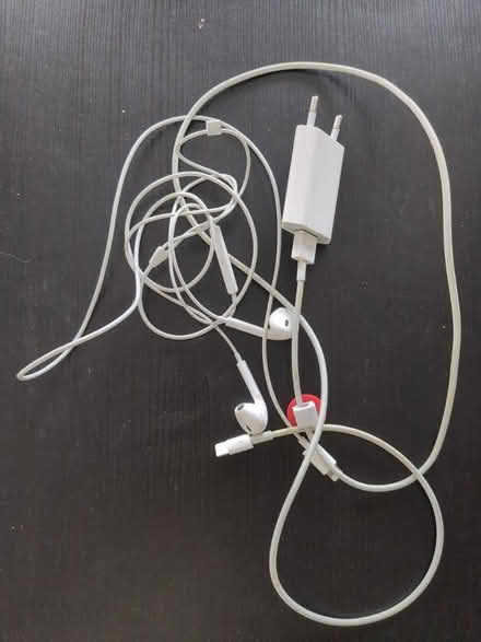 Photo of free Old iPhone charger and headphones (N4) #1