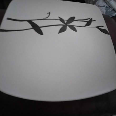 Photo of free single square brown pattern dinner plate (Marton Bank FY3) #4