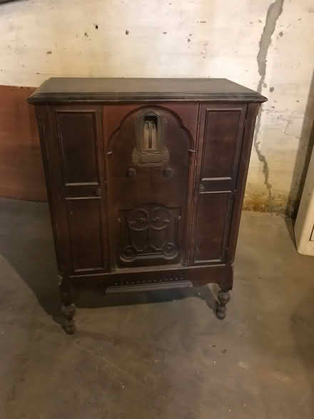 Photo of free Antique Radios from early/mid 1900s (Astoria Queens) #2