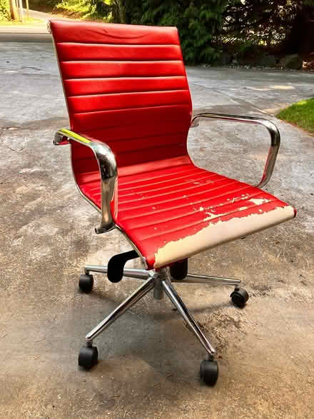 Photo of free Office chair (Lake Forest Park) #1
