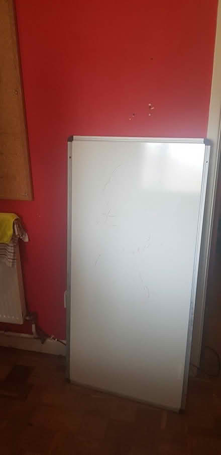 Photo of free White board (Guildford GU2) #1