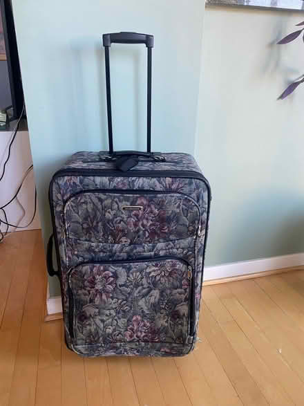 Photo of free vintage floral suitcase (Capitol Hill Tower) #1