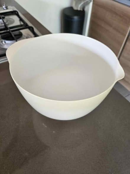 Photo of free Joseph Joseph mixing bowl (Tower Hill/Shadwell) #1