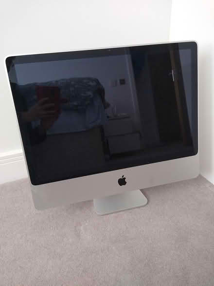 Photo of free iMac circa 2008 - no hard drive (Bournemouth Christchurch Poole) #1