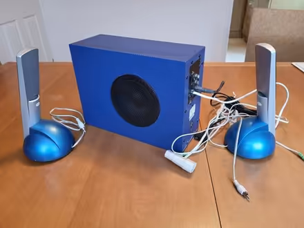 Photo of free Speaker Set (Clanfield PO8) #1