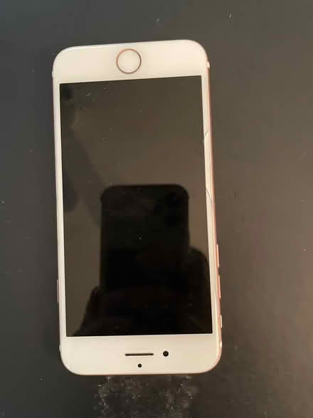 Photo of free Old iPhone 7 (NW DC nr Silver Spring) #1