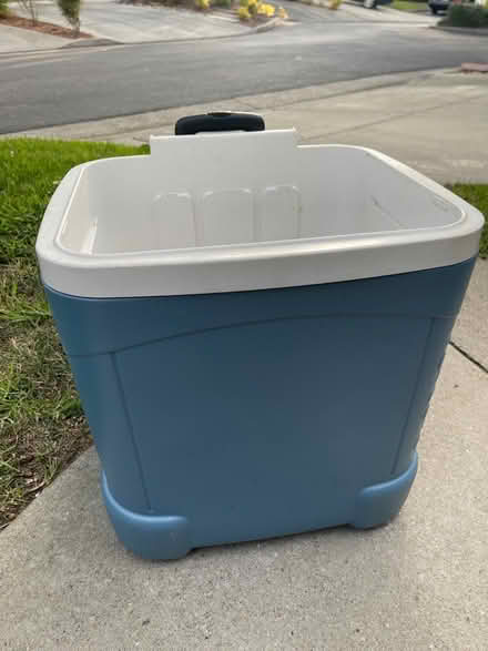 Photo of free Igloo ice chest on wheels (Los Gatos Woods) #1