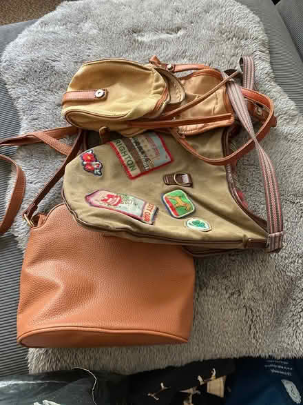 Photo of free Woman’s handbags (WN7) #1