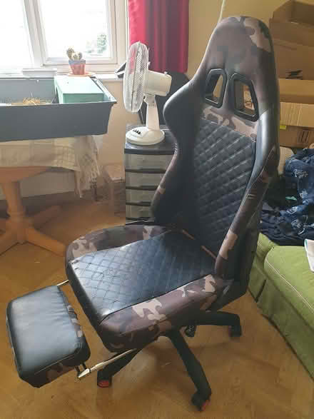 Photo of free Reclining chair (EN4) #1