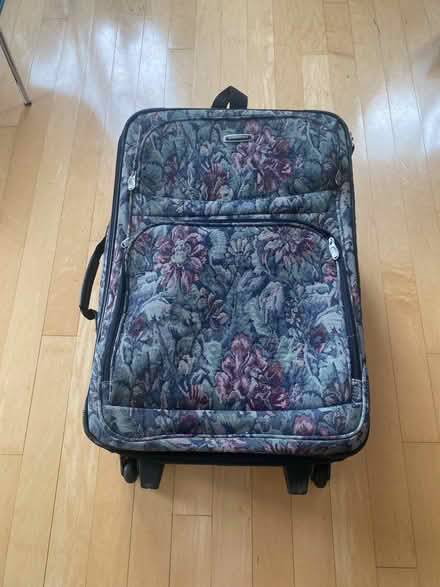 Photo of free vintage floral suitcase (Capitol Hill Tower) #2