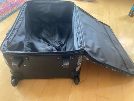Photo of free vintage floral suitcase (Capitol Hill Tower) #4