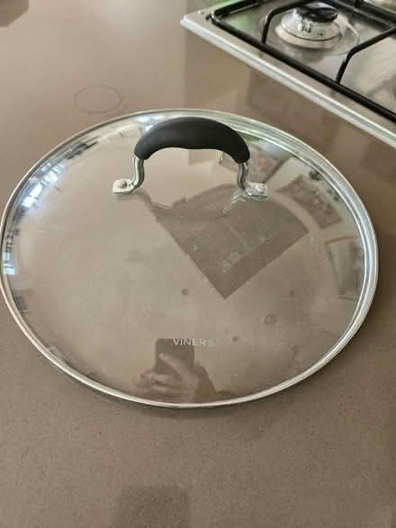 Photo of free 29cm saucepan lid (Tower Hill/Shadwell) #1