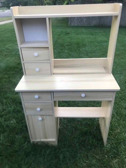 Photo of free Small desk - Like new (87th & Modaff) #1