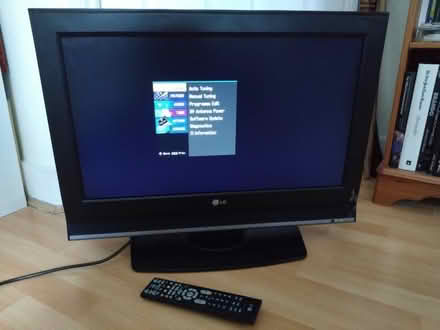 Photo of free 26" LG Television - remote control & HDMI ports (North Sheen TW9) #1