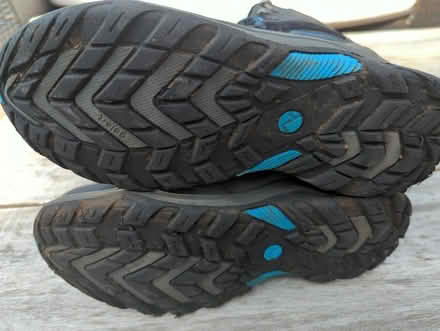 Photo of free Gelert Hiking boots UK 6, EUR 39 (Raynes Park SW20) #2