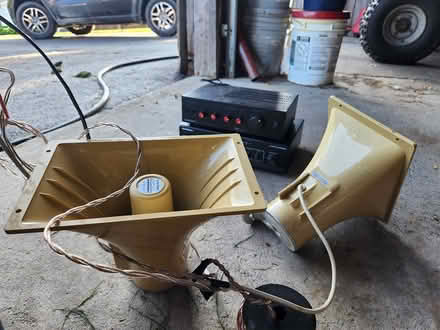 Photo of free speakers, amp, receiver, and more (virgil) #4