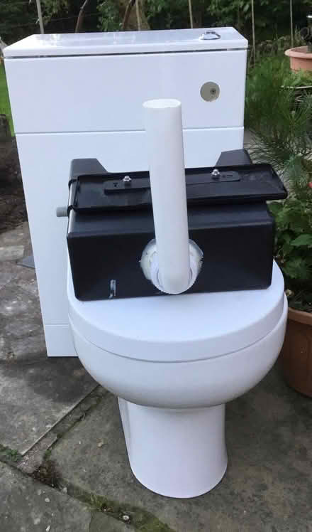 Photo of free Toilet and cistern (Stretton DE55) #4