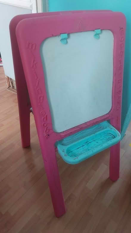 Photo of free Childrens blackboard/ whiteboard (Clapham (SW4)) #2