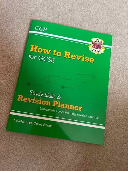 Photo of free CGP GCSE revision guide (RH1) #1