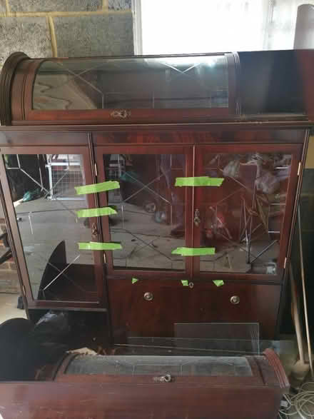 Photo of free Top half of a wine cabnet (Warlingham CR6) #3