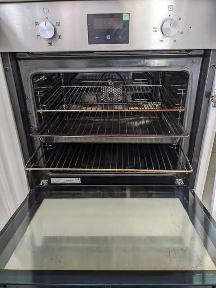Photo of free Standard electric oven (Priestwood, Bracknell RG42) #2