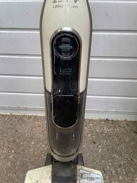 Photo of free Bosch cordless vacuum (Garston WD25) #2
